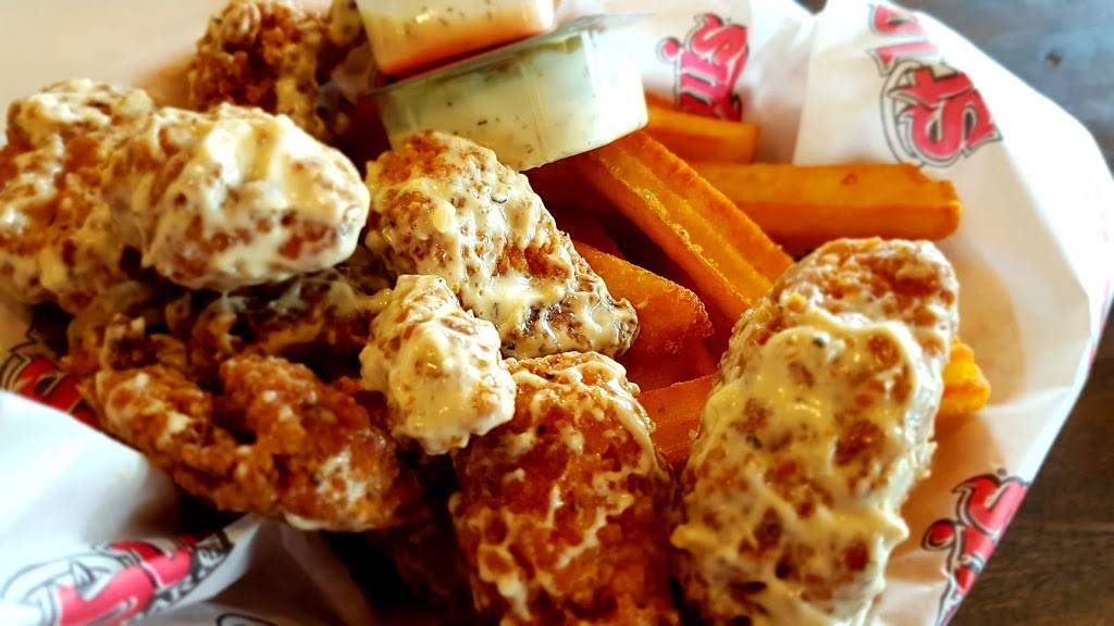 St. Louis Bar & Grill | restaurant | 30 45th St S, Wasaga Beach, ON L9Z 0A6, Canada | 7053521491 OR +1 705-352-1491