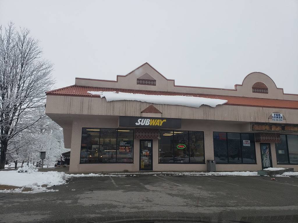 Subway | meal takeaway | 1540 W 6th St, Lawrence, KS 66049, USA | 7858329700 OR +1 785-832-9700