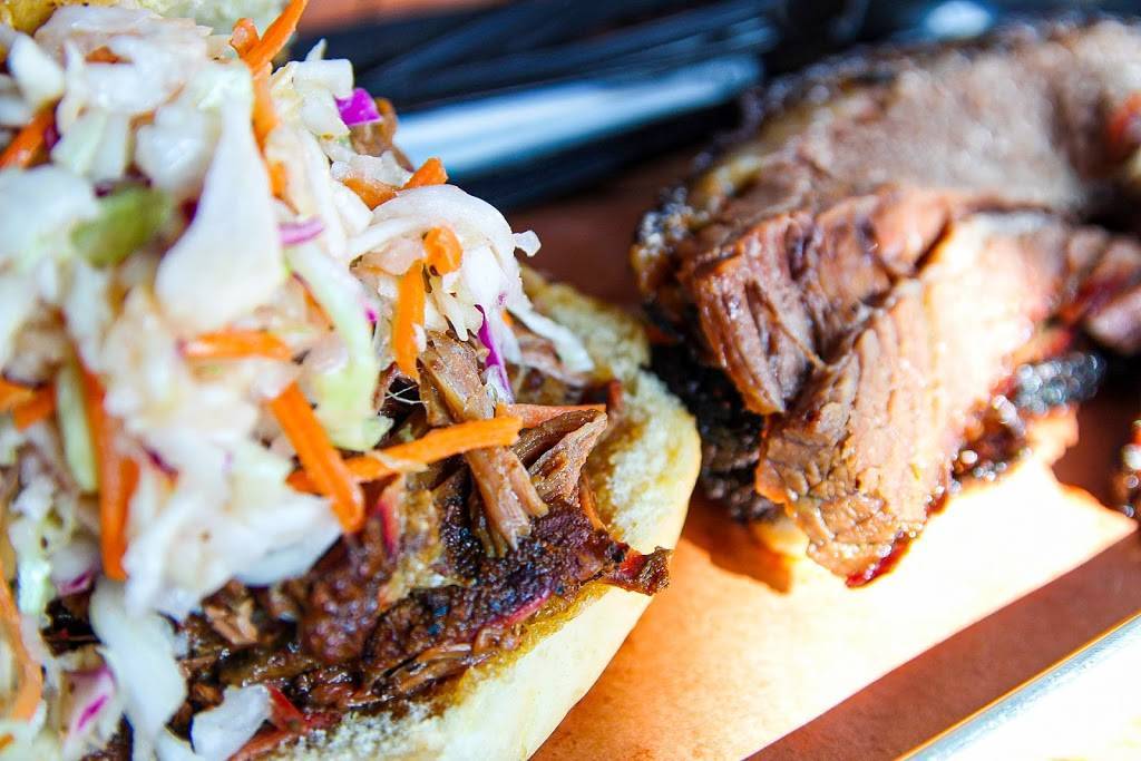 Hudson Smokehouse | restaurant | 37 Bruckner Blvd, The Bronx, NY 10454, USA | 7188727742 OR +1 718-872-7742