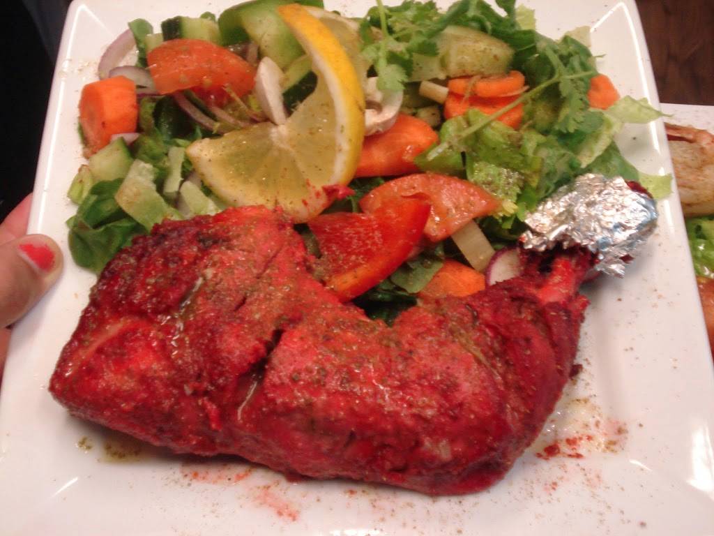 Taj Mahal | restaurant | 112 Boulevard des Bois Francs S, Victoriaville, QC G6P 4S3, Canada | 8196047008 OR +1 819-604-7008