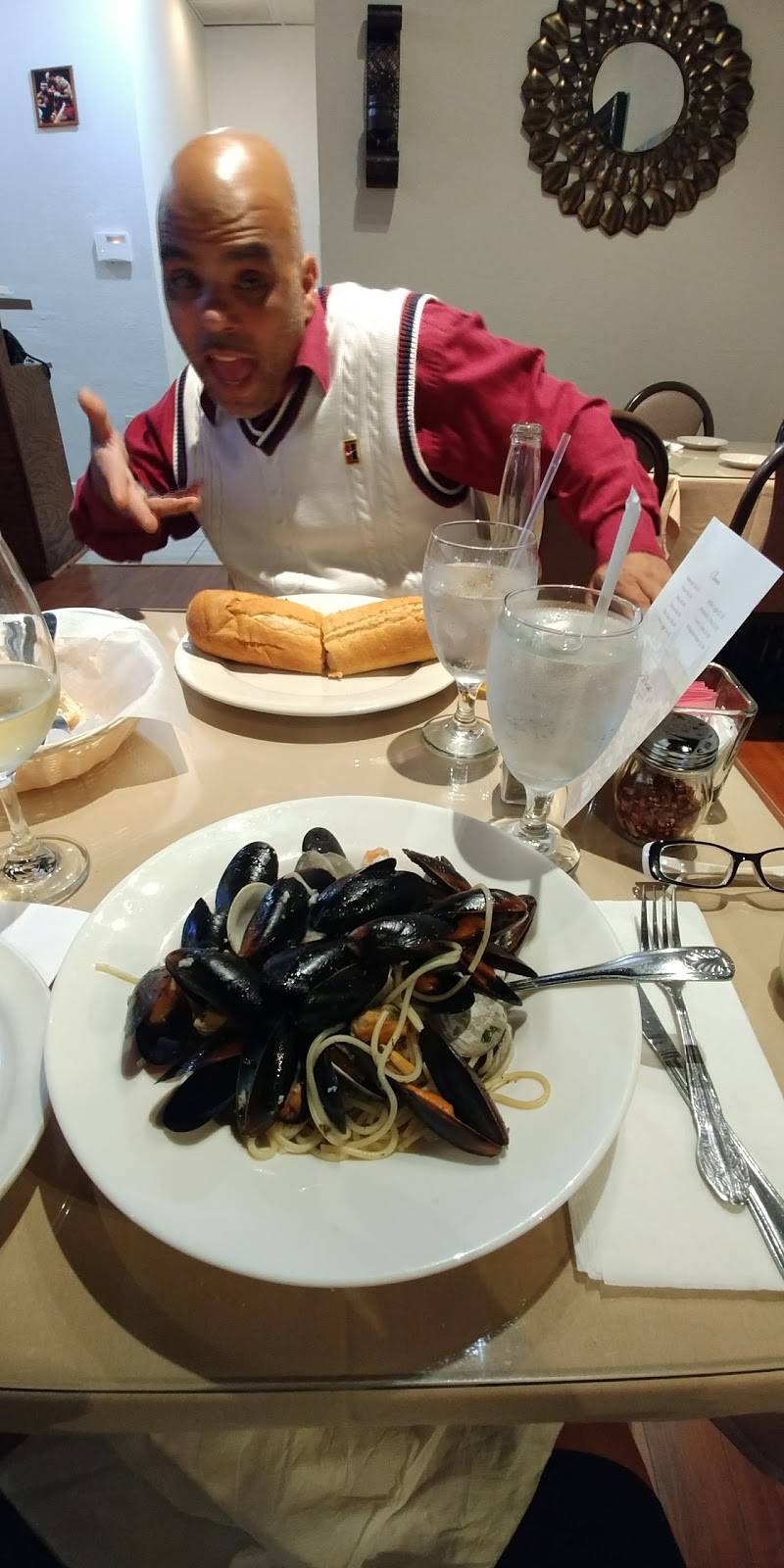 Angelos Italian Restaurant | restaurant | 1485 General Booth Blvd #120, Virginia Beach, VA 23454, USA | 7575785971 OR +1 757-578-5971