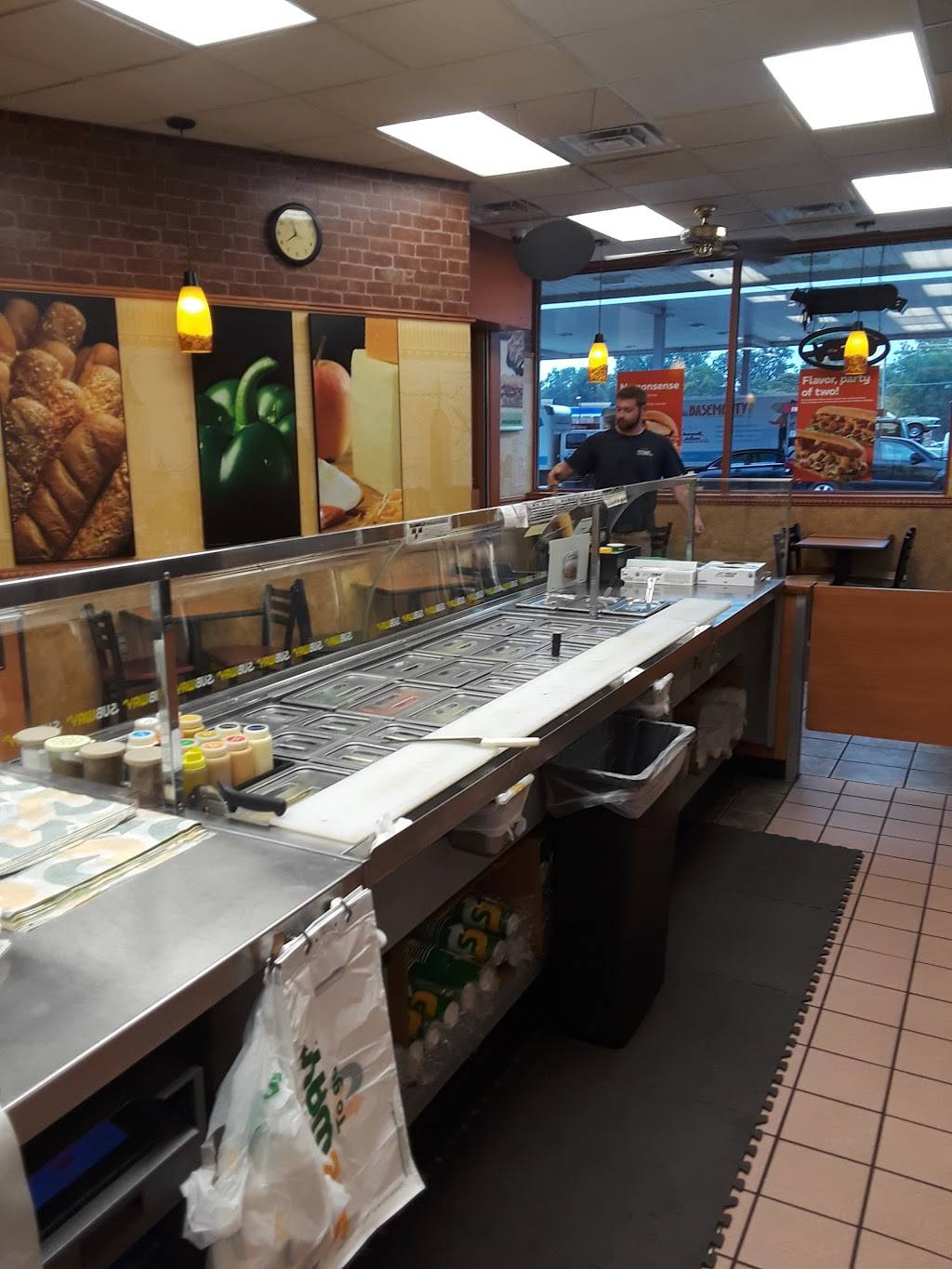 Subway Restaurants | restaurant | 2765 Eaton Rapids Rd, Lansing, MI 48911, USA | 5178828542 OR +1 517-882-8542