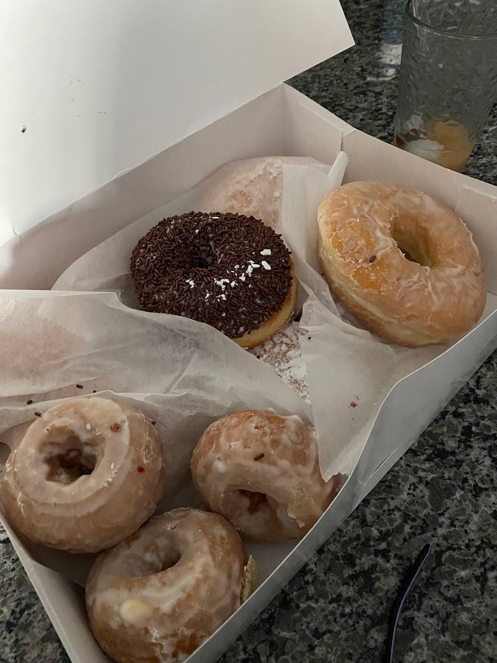 DoughJs Chicken and Donuts | restaurant | 720 S Broad St, Brooksville, FL 34601, USA | 3528483002 OR +1 352-848-3002