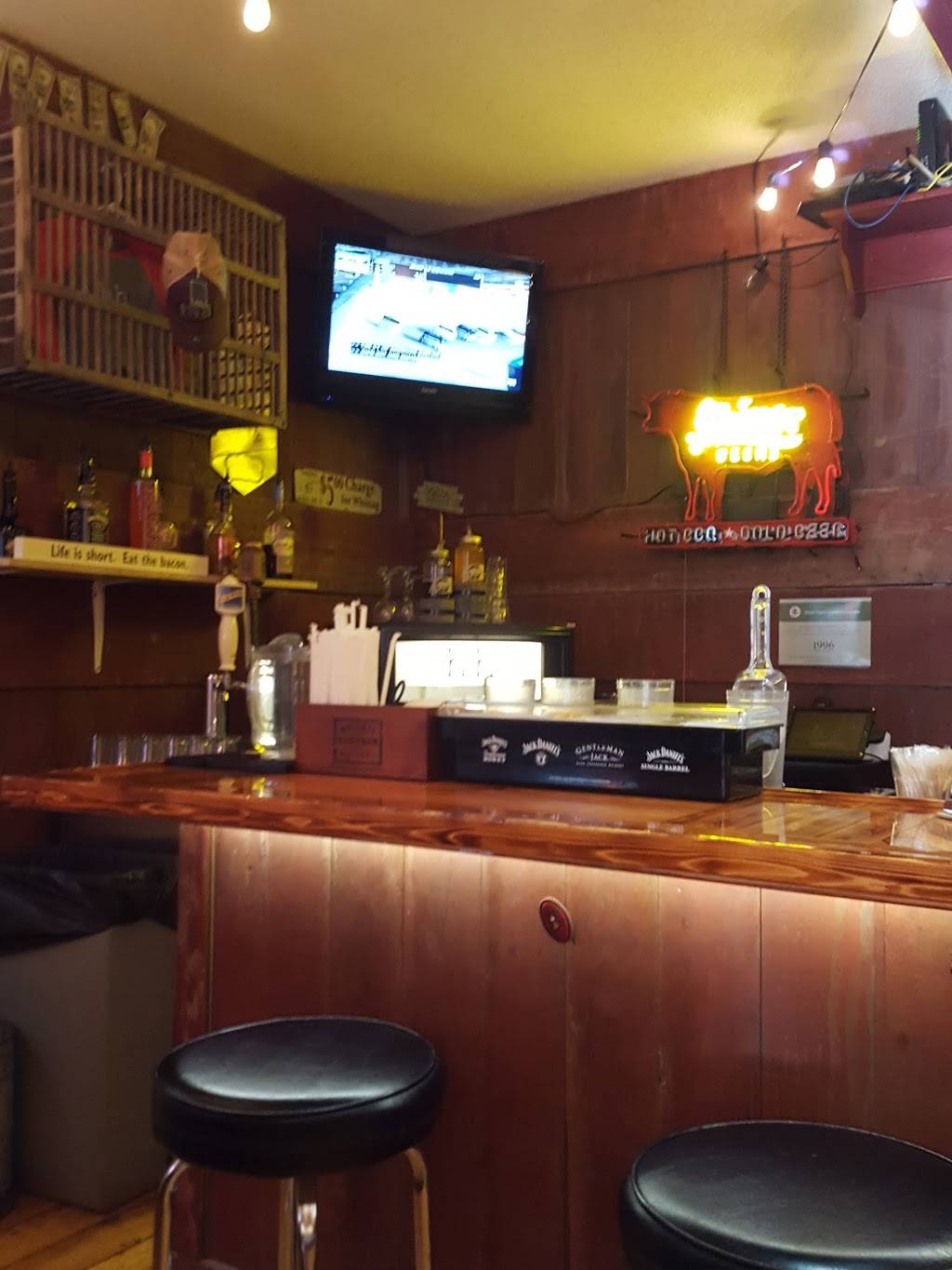 The Humble Hog | restaurant | 125 S Market St, Paxton, IL 60957, USA | 2175791082 OR +1 217-579-1082