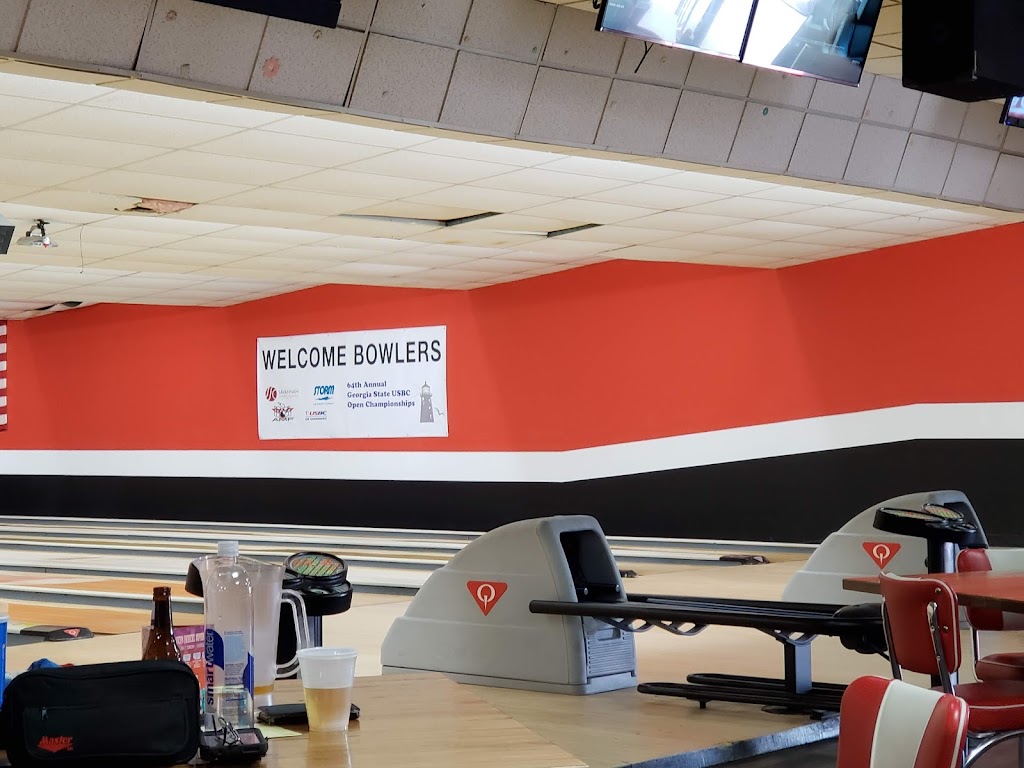 Bowlero Savannah | restaurant | 115 Tibet Ave, Savannah, GA 31406, USA | 9129250320 OR +1 912-925-0320