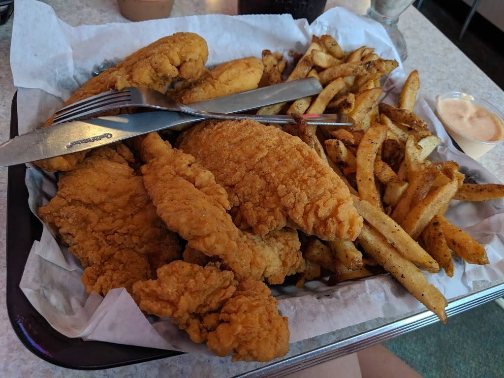 Cheeburger Cheeburger | restaurant | 13311 Manchester Rd, Des Peres, MO 63131, USA | 3148219900 OR +1 314-821-9900