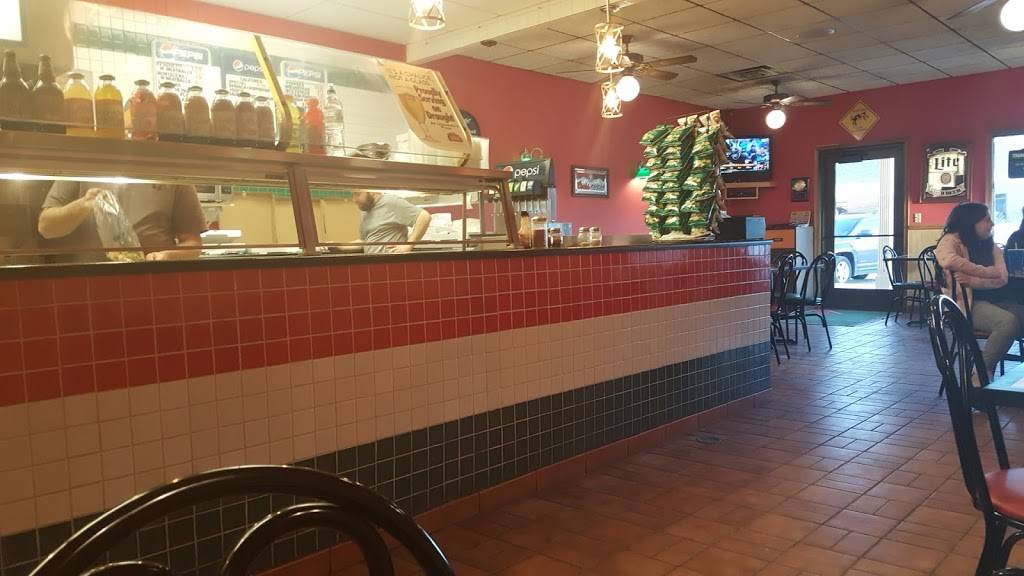 Leonardos Pizza | restaurant | 11051 N Port Washington Rd, Mequon, WI 53092, USA | 2622418557 OR +1 262-241-8557