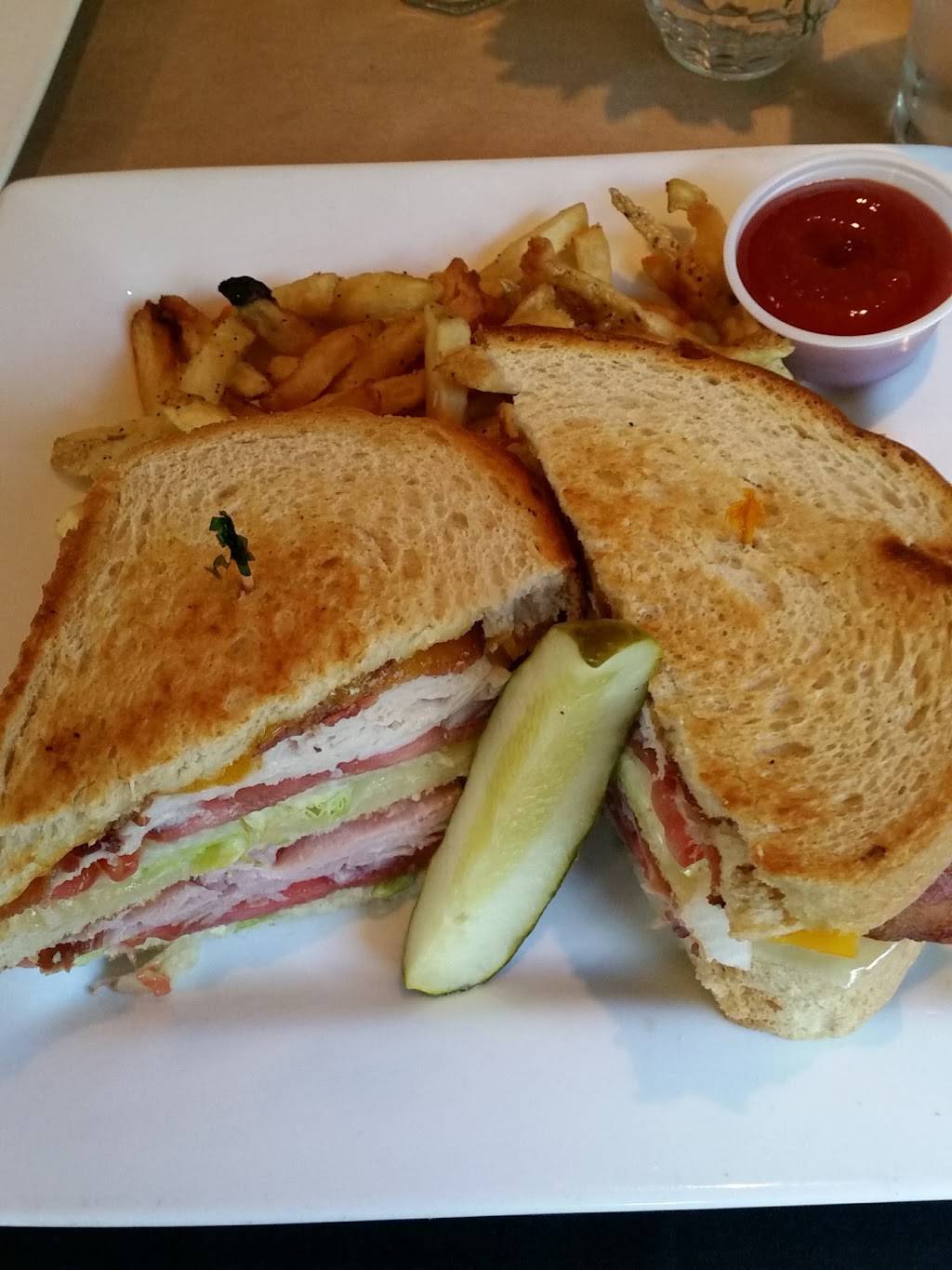 Mullys Nacoochee Grill | restaurant | 7277 S Main St, Helen, GA 30545, USA | 7068781020 OR +1 706-878-1020