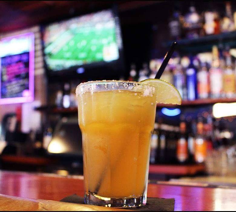 Harbor Front Grille and Party Center | restaurant | 562 Portage Lakes Drive, Akron, OH 44319, USA | 3306441664 OR +1 330-644-1664