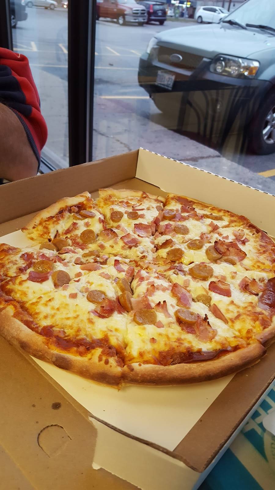 Ginos Pizza & Spaghetti | restaurant | 472 Division St, Kingston, ON K7K 4B1, Canada | 6135424444 OR +1 613-542-4444