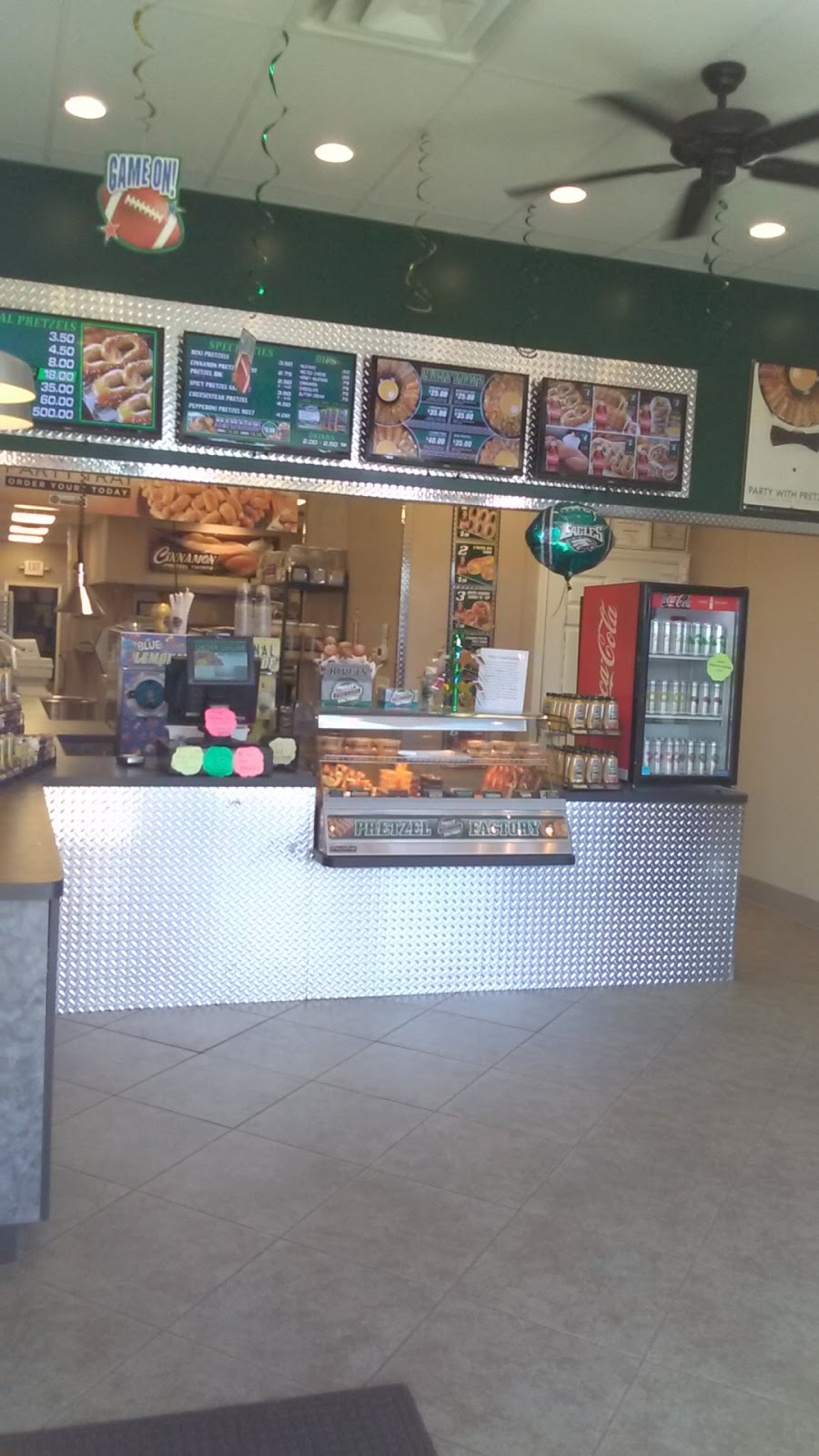 Philly Pretzel Factory | bakery | 4018 U.S. 9, Howell Township, NJ 07731, USA | 7329945554 OR +1 732-994-5554