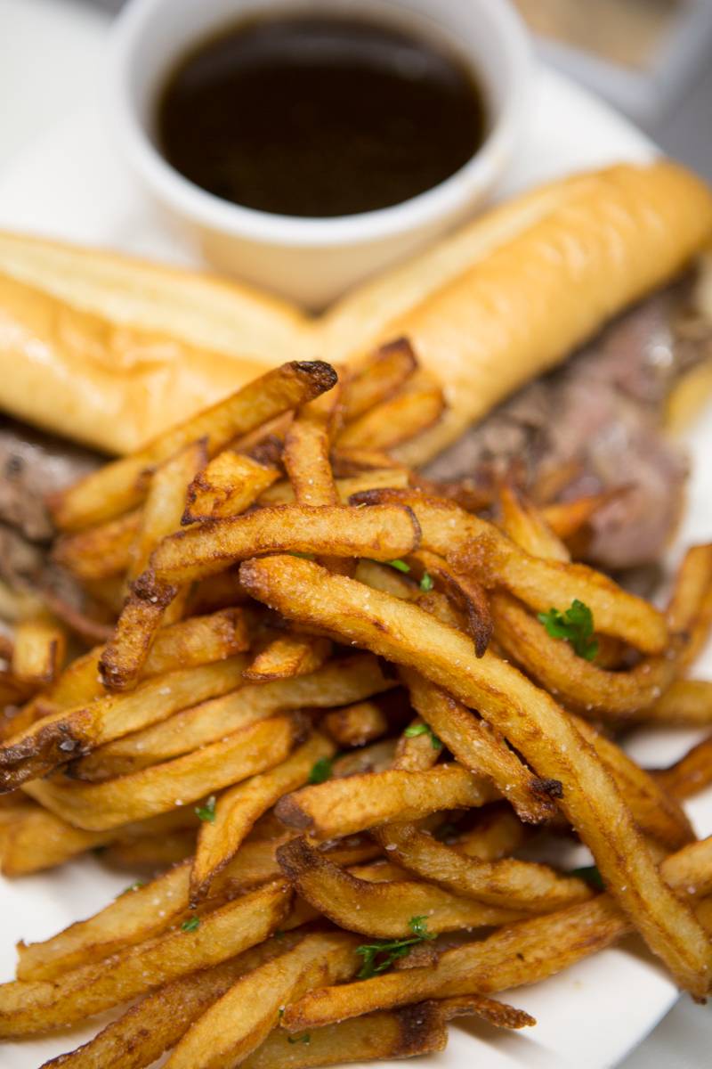 Lighthouse Restaurant & Bar | restaurant | 10808 NW St Helens Rd, Portland, OR 97231, USA | 5032408827 OR +1 503-240-8827