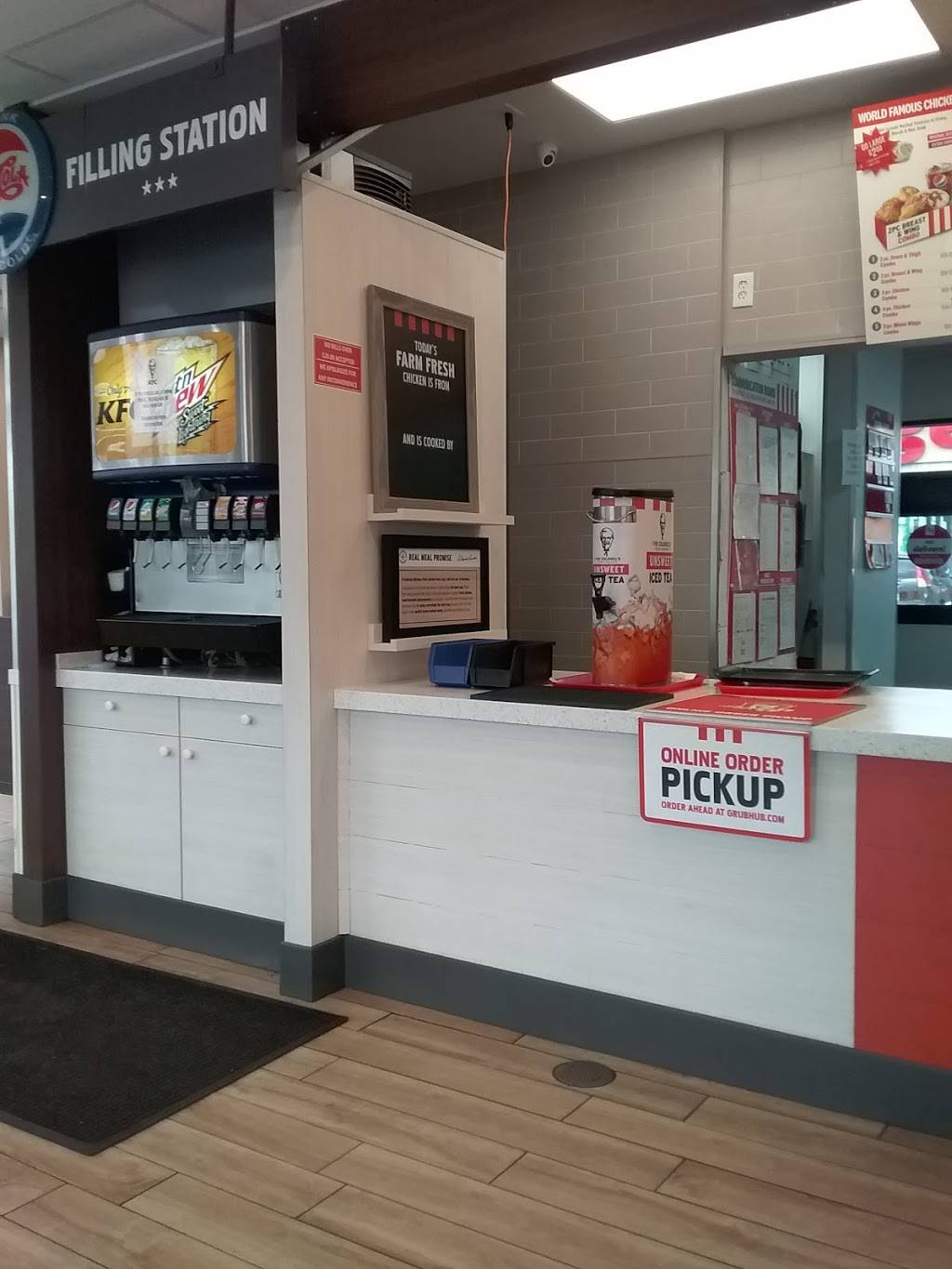 KFC | restaurant | 7245 E Golf Links Rd, Tucson, AZ 85730, USA | 5202960370 OR +1 520-296-0370