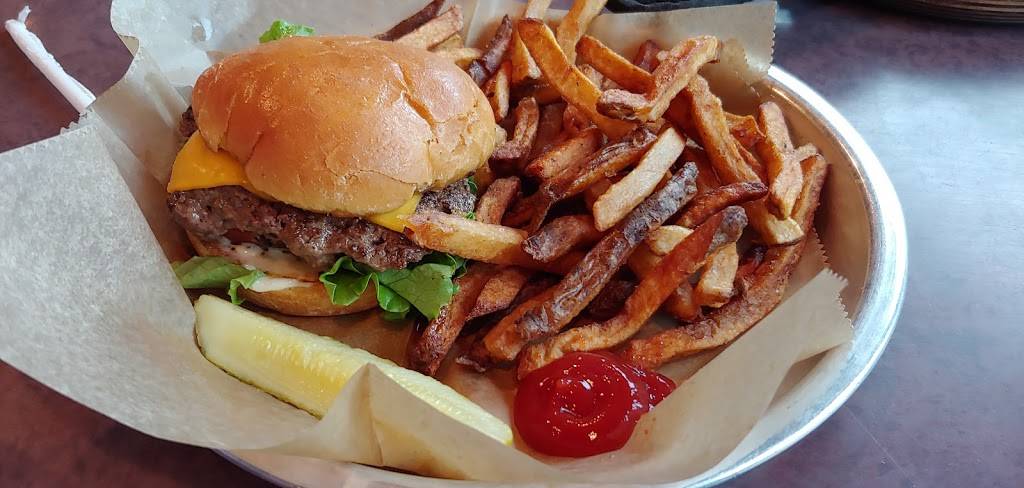 Hams Restaurant | restaurant | 2373 Riverside Dr, Danville, VA 24540, USA | 4347922360 OR +1 434-792-2360