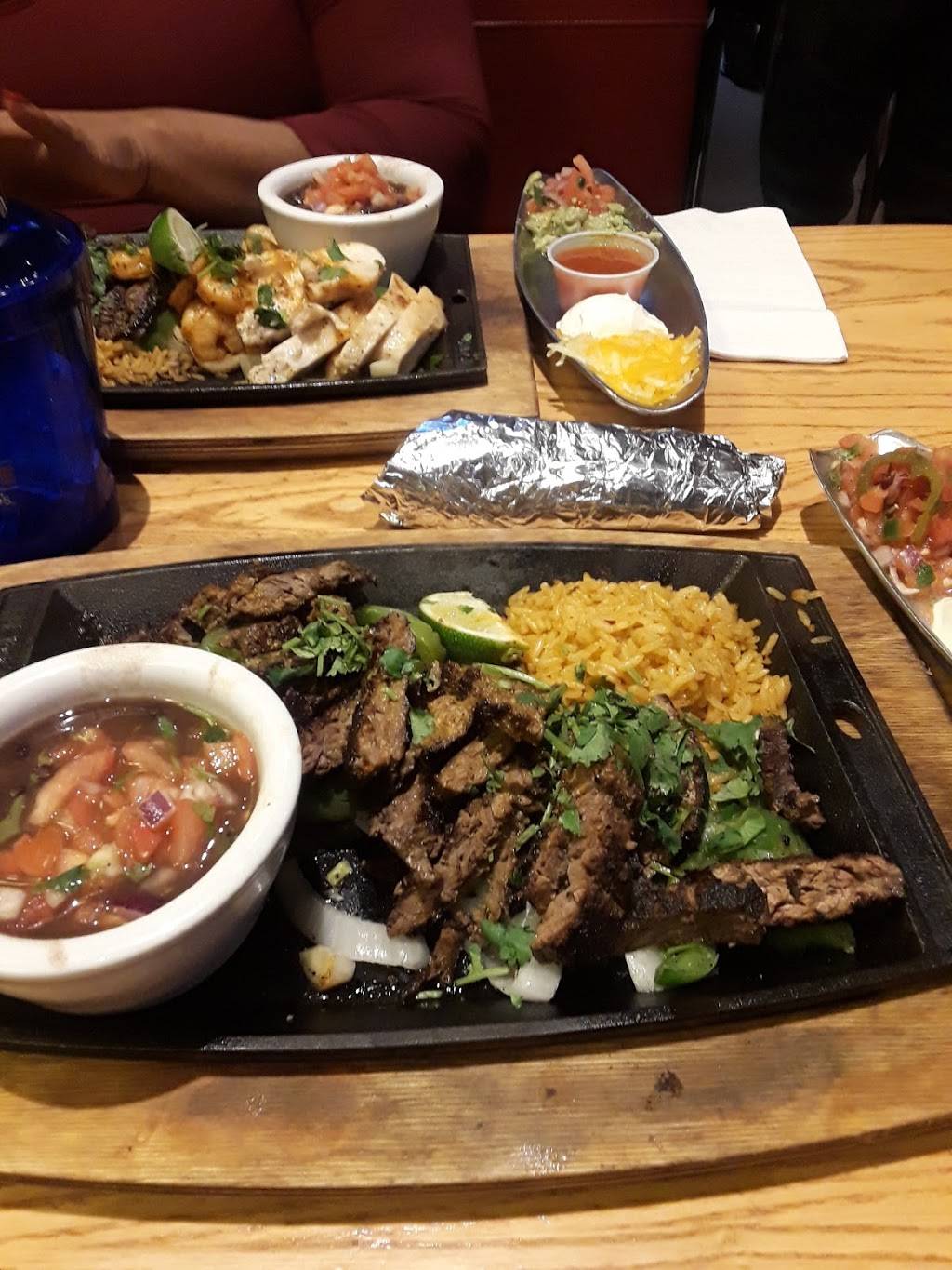 Chilis Grill & Bar | restaurant | 1911 North St, Nacogdoches, TX 75965, USA | 9365595775 OR +1 936-559-5775