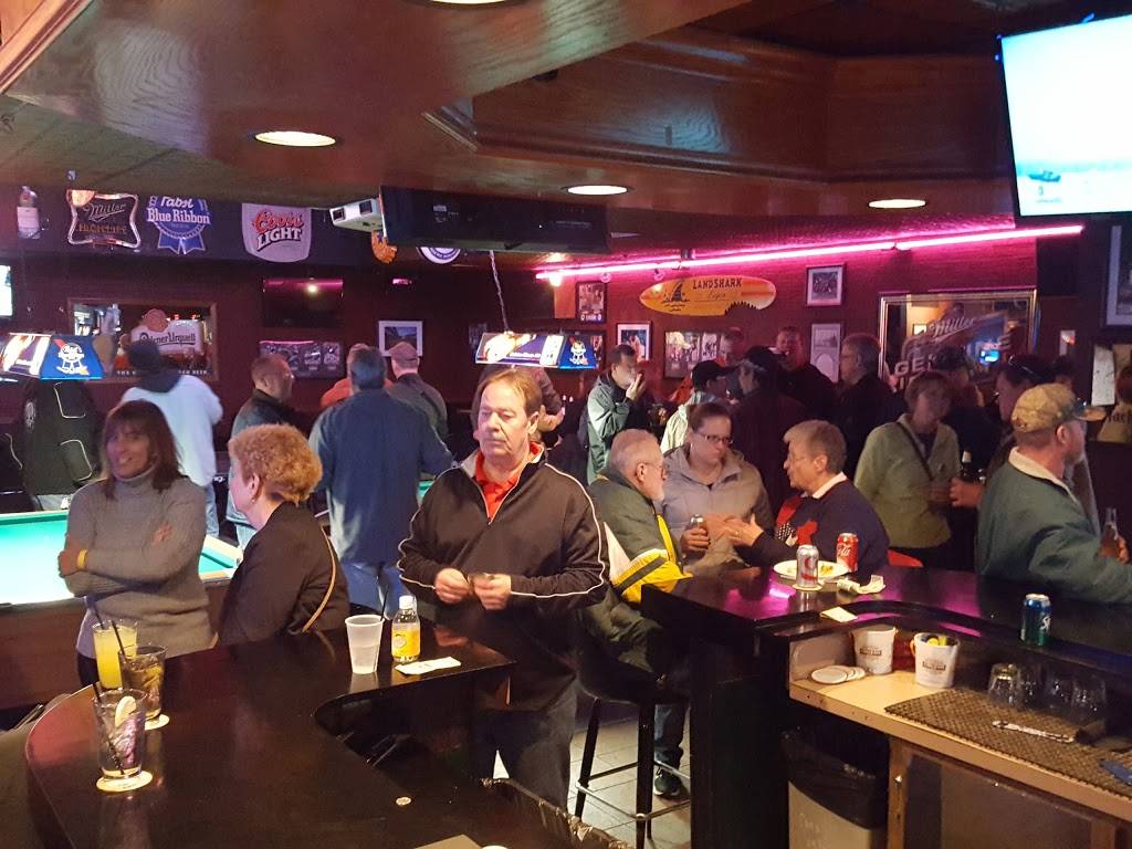 Mccarty Park Sports Bar and Gril | restaurant | 6828 W Oklahoma Ave, Milwaukee, WI 53219, USA | 4143282464 OR +1 414-328-2464