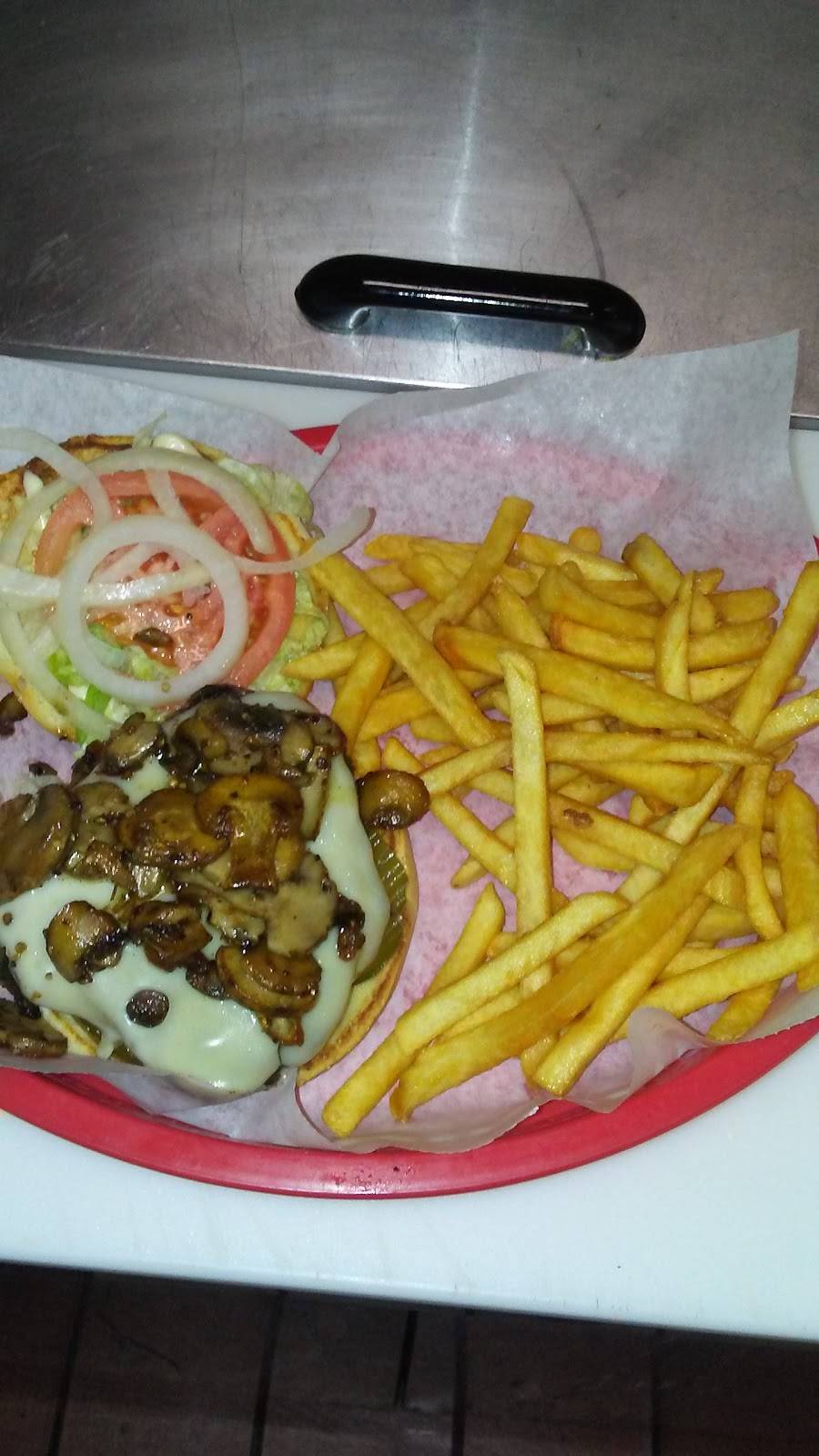 Booties Main Tap | restaurant | 411 Main St, Pecatonica, IL 61063, USA | 8152392126 OR +1 815-239-2126