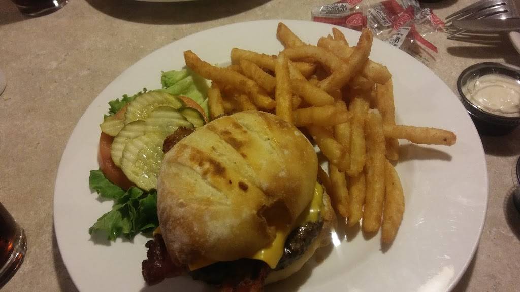 Richs Deluxe Restaurant | restaurant | 21 W North St, Danville, IL 61832, USA | 2174316160 OR +1 217-431-6160