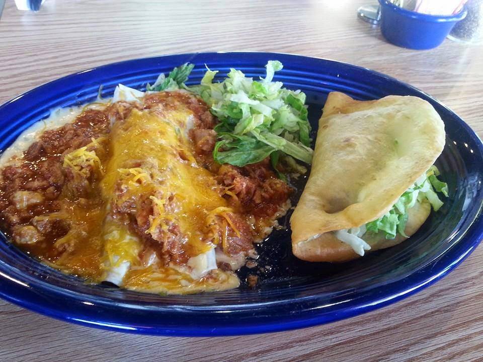 Neives Mexican Food & Catering | restaurant | 119 E 9th Ave, Winfield, KS 67156, USA | 6202297600 OR +1 620-229-7600