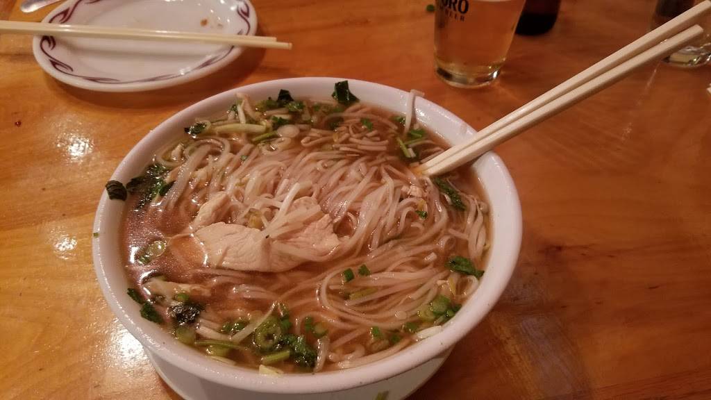 Vietnam Palace | restaurant | 222 N 11th St, Philadelphia, PA 19107, USA | 2155929596 OR +1 215-592-9596