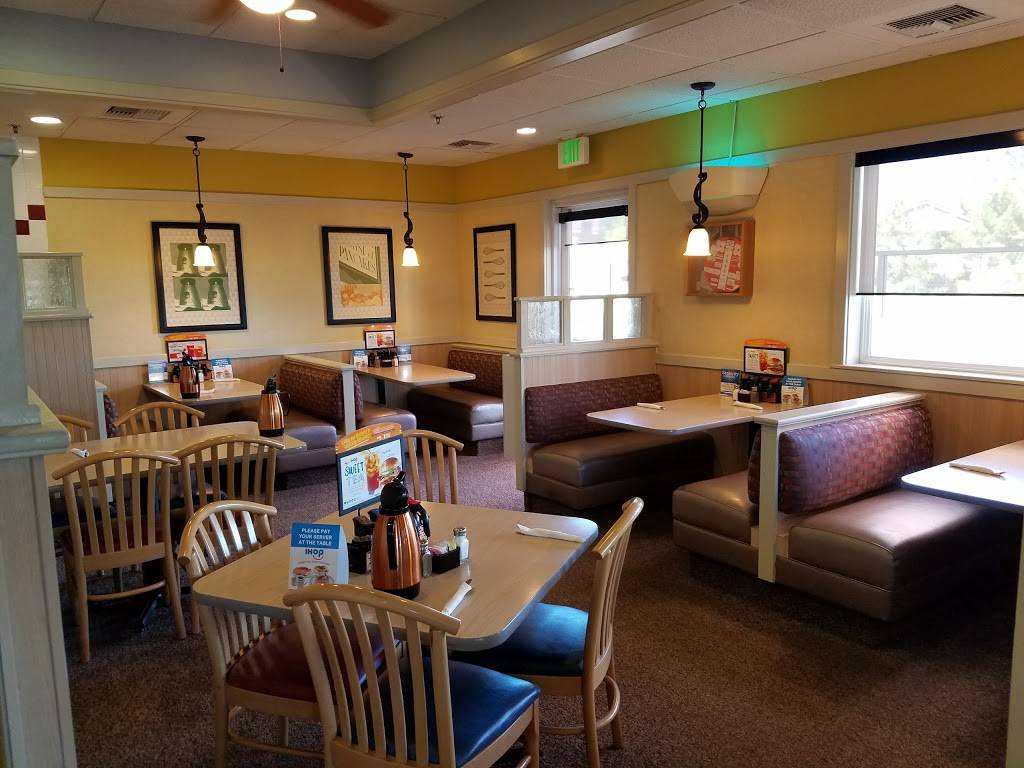 IHOP | restaurant | 1201 S Boulder Hwy, Henderson, NV 89015, USA | 7025585321 OR +1 702-558-5321