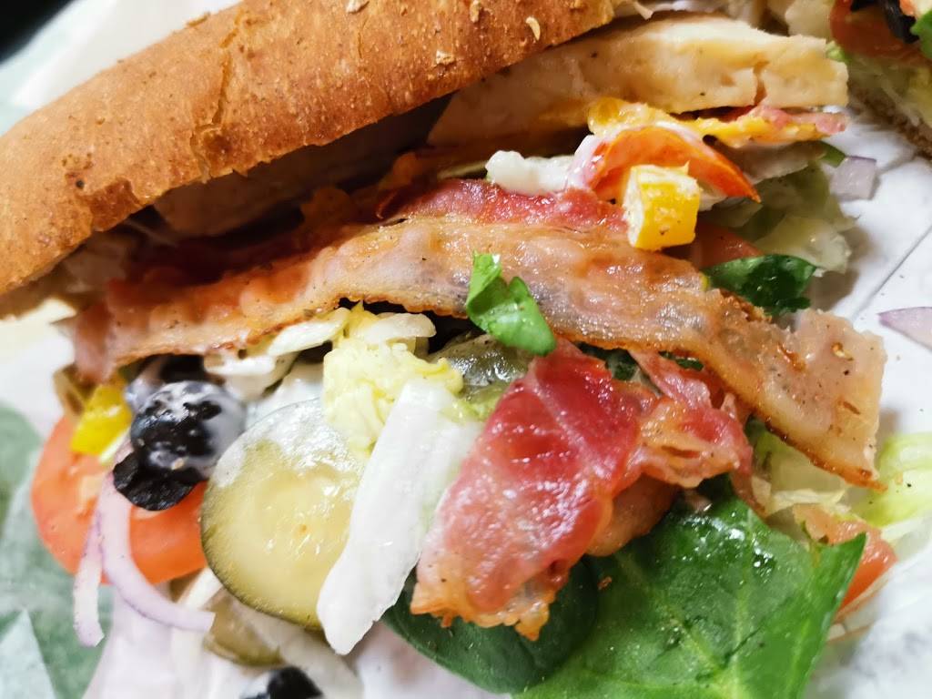 Subway | restaurant | 2745 Iris St, Ottawa, ON K2C 3V5, Canada | 6137218000 OR +1 613-721-8000