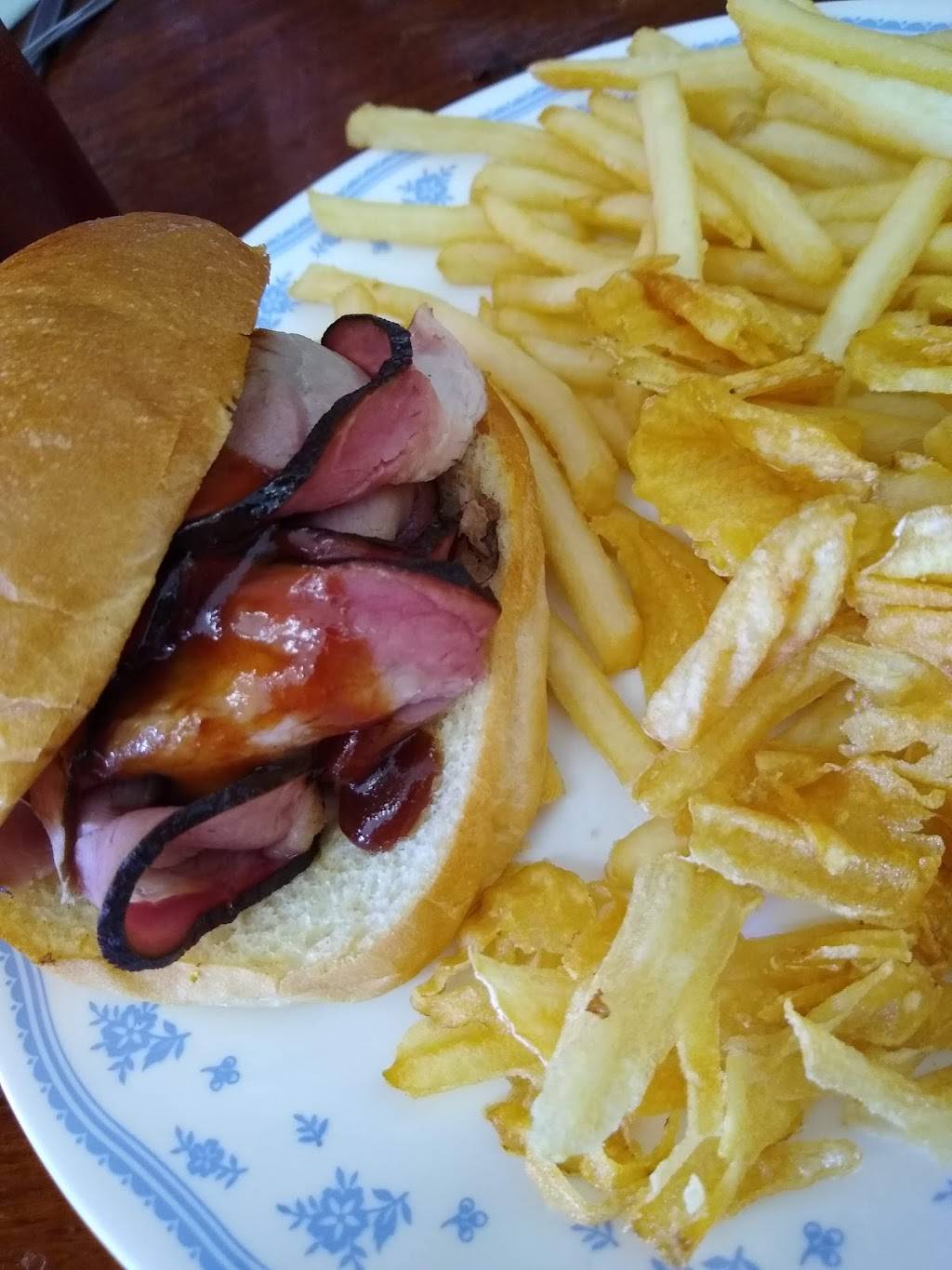 Island Outpost | restaurant | 14231 W Ozello Trail, Crystal River, FL 34429, USA | 3527951880 OR +1 352-795-1880