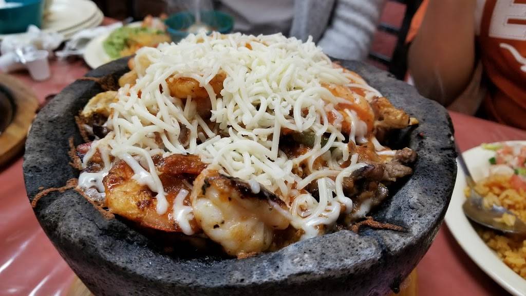 Taqueria El Rodeo De Jalisco | restaurant | 409 19th St, Hondo, TX 78861, USA | 8304265850 OR +1 830-426-5850