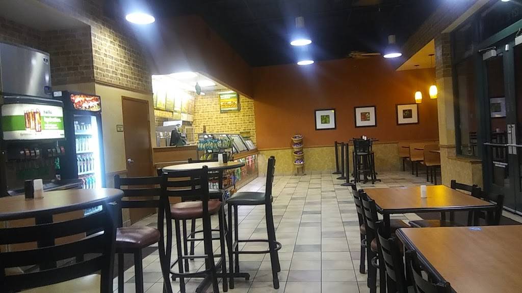 Subway Restaurants | restaurant | 121 E Main St, Grand Prairie, TX 75050, USA | 9726427501 OR +1 972-642-7501