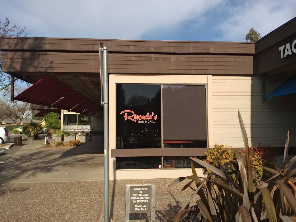 Ricardos Bar and Grill | restaurant | 2700 Yulupa Ave, Santa Rosa, CA 95405, USA | 7075457696 OR +1 707-545-7696