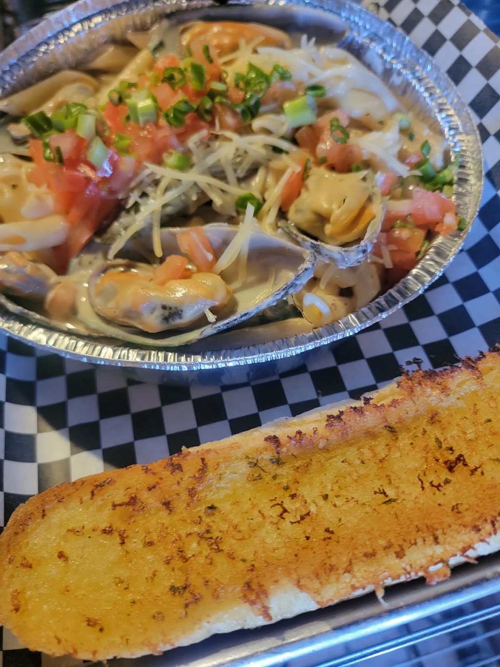 Louisiana Charlies BBQ and Cajun | restaurant | Waterfront, Long Beach, CA 90802, USA | 6197908796 OR +1 619-790-8796