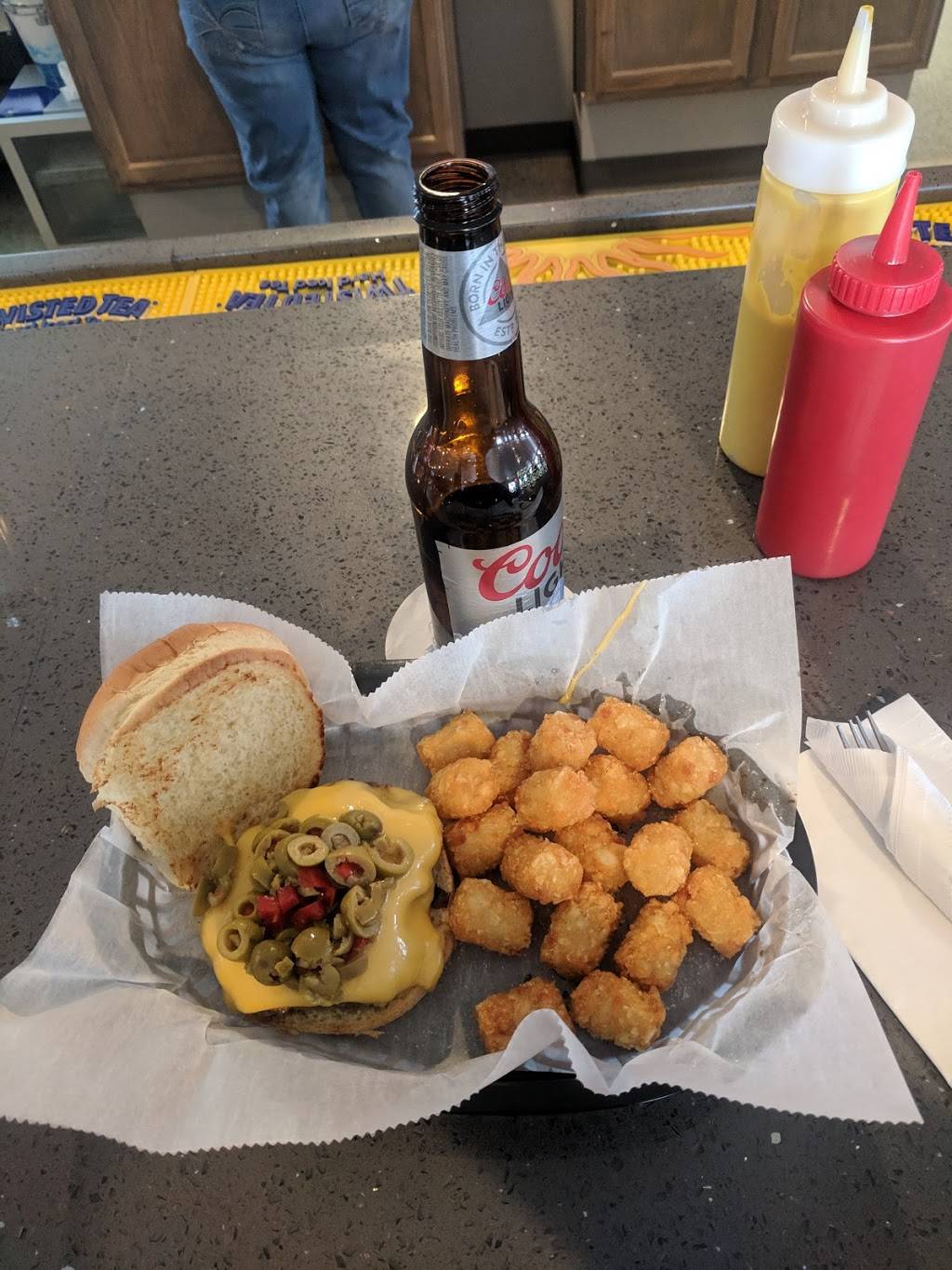 Schoops Hamburgers | restaurant | 151 Deanna Dr A, Lowell, IN 46356, USA | 2196968376 OR +1 219-696-8376