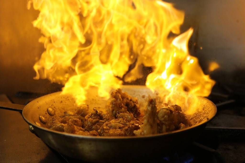 Belli’s Bistro & Spirits | restaurant | 3001 S Kinnickinnic Ave, Milwaukee, WI 53207, USA | 4142103665 OR +1 414-210-3665