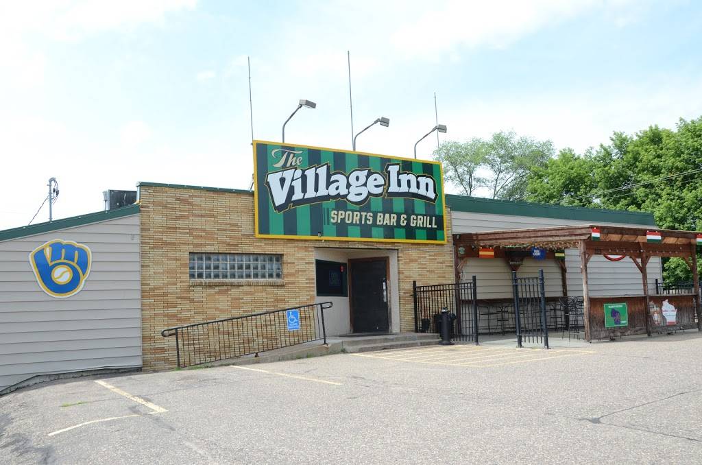Village Inn Sports Bar, Grill & Pizzeria | restaurant | 723 6th St N, Hudson, WI 54016, USA | 7153862205 OR +1 715-386-2205