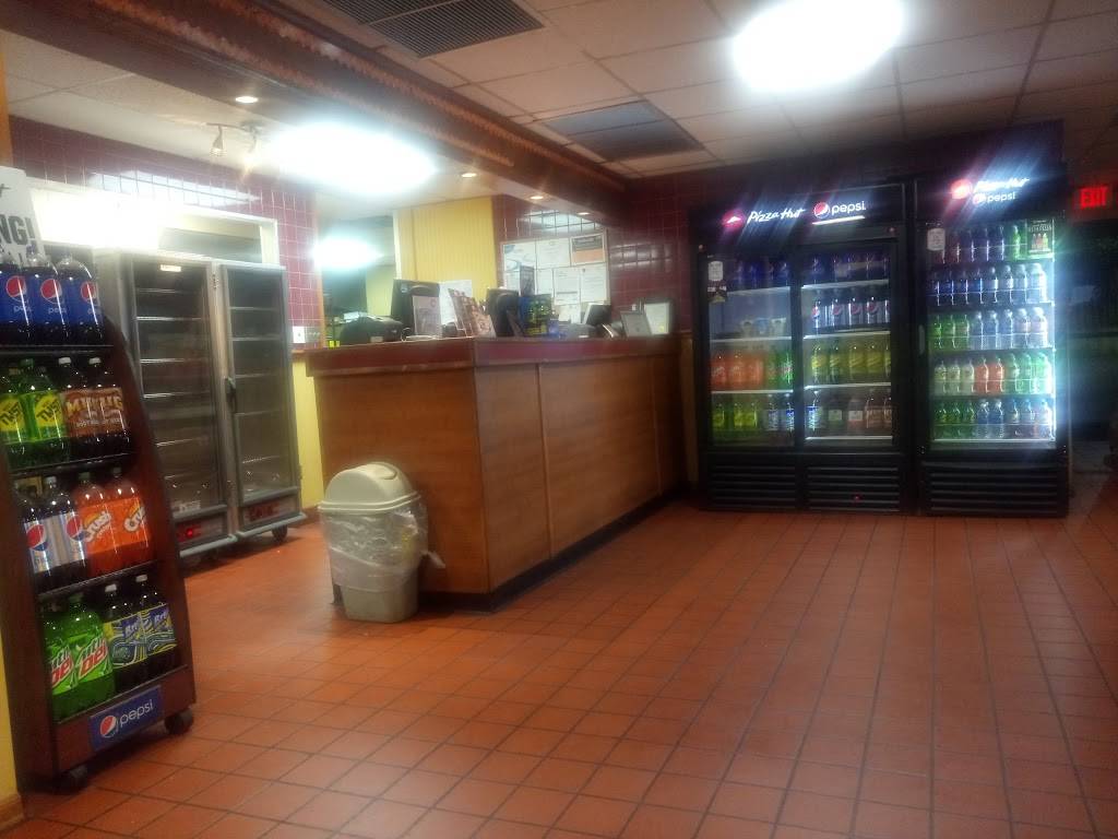 Pizza Hut | restaurant | 2002 Lincoln Hwy, Edison, NJ 08817, USA | 7322876410 OR +1 732-287-6410