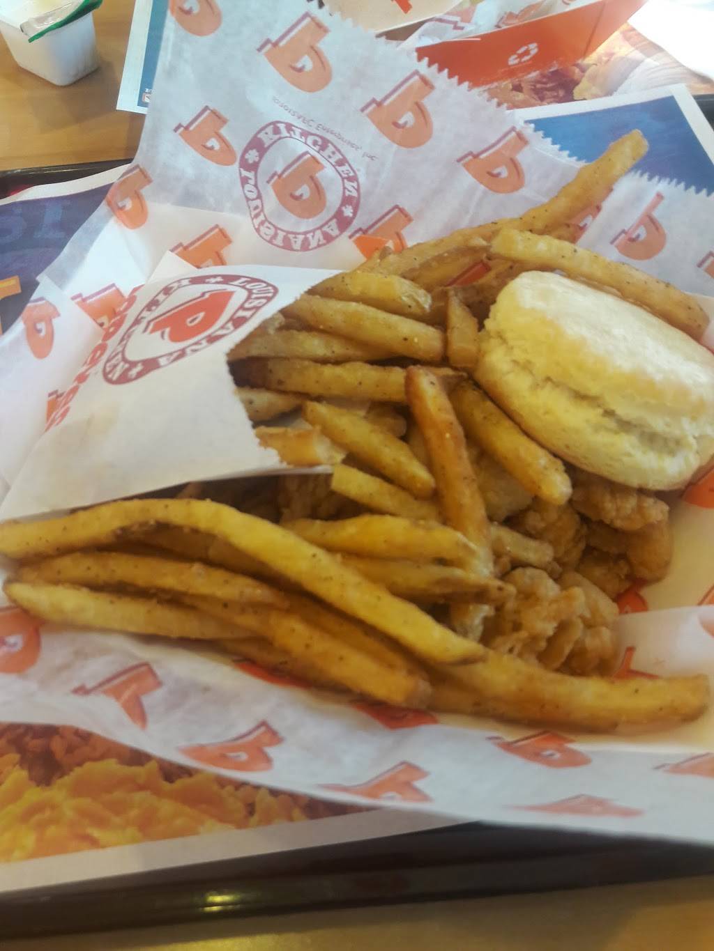 Popeyes Louisiana Kitchen | restaurant | 1811 N Rolling Rd, Baltimore, MD 21244, USA | 4102778518 OR +1 410-277-8518