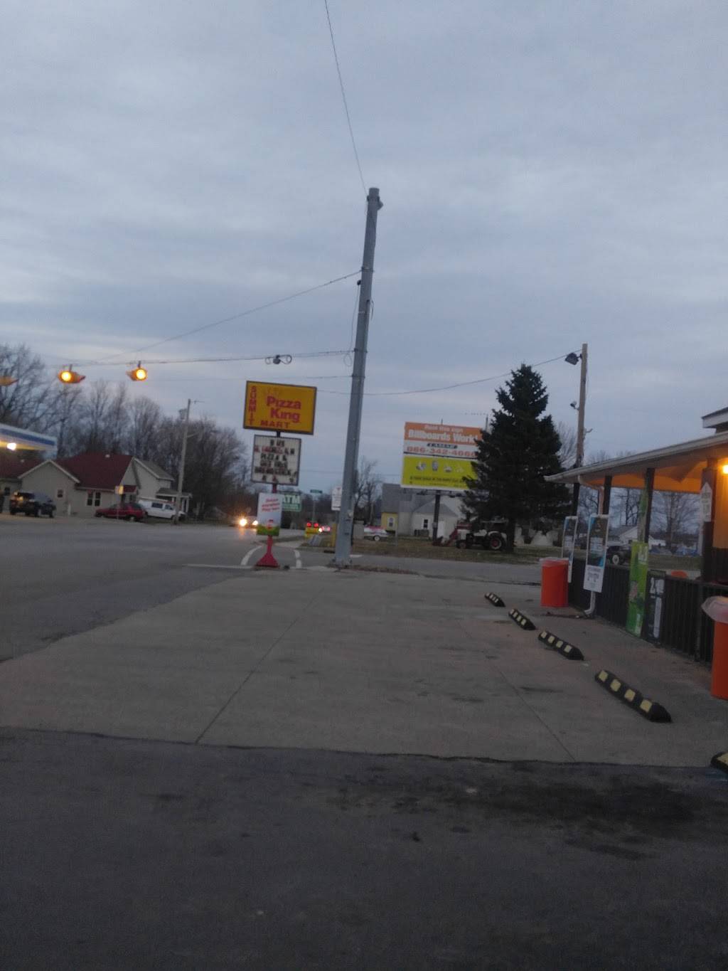 Summit Pizza King Mart | restaurant | 101 W Main St, Mt Summit, IN 47361, USA | 7658364223 OR +1 765-836-4223