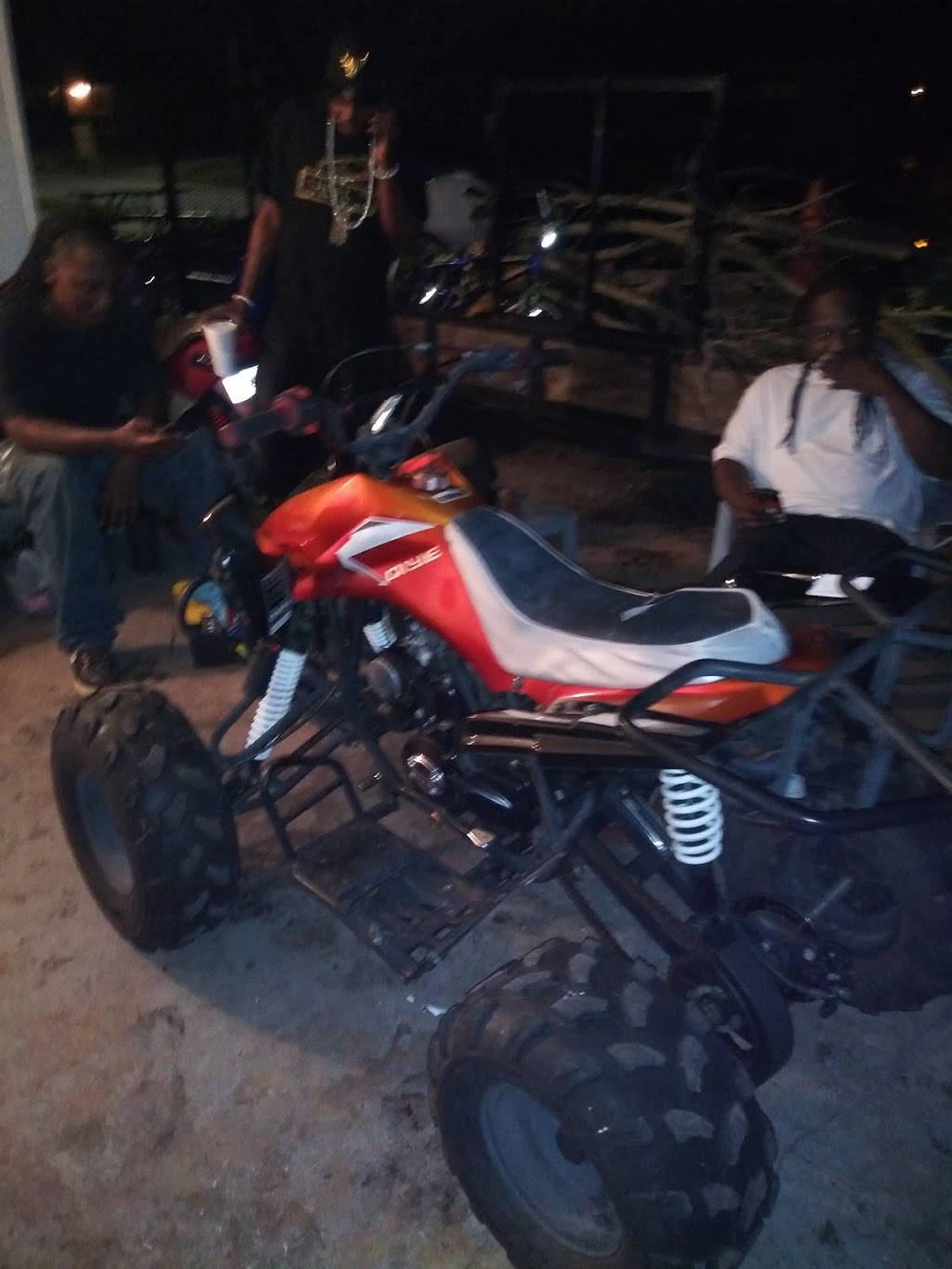 Pook Bear Country Cooking | restaurant | 1926 W 13th St, Sanford, FL 32771, USA | 4073222826 OR +1 407-322-2826