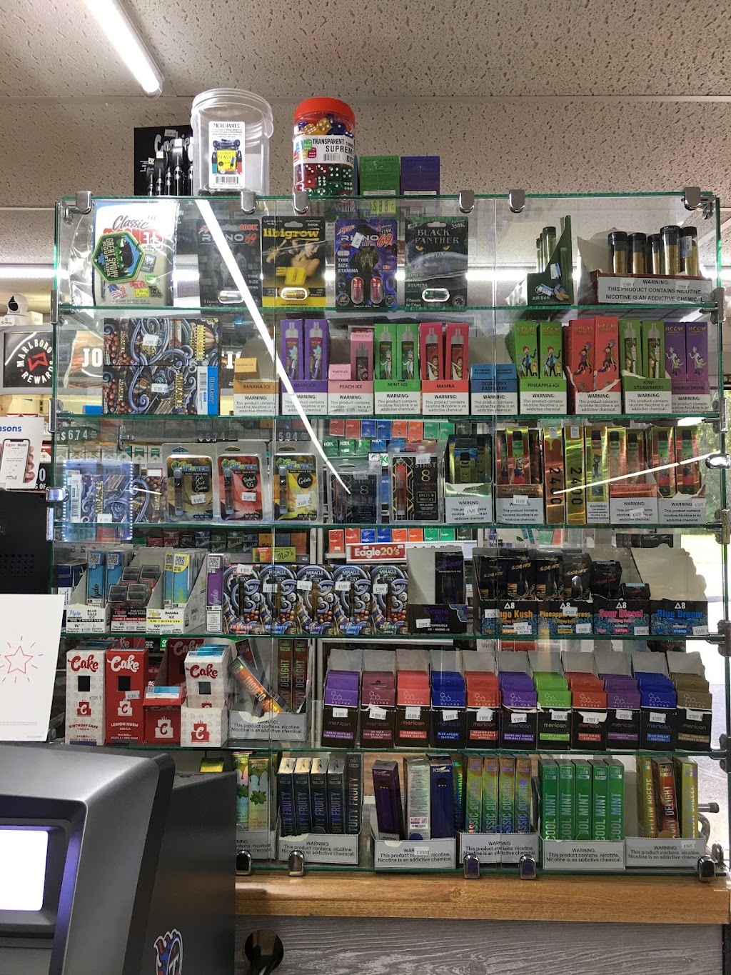 A & M Family Grocery | restaurant | 3066 Cosby Hwy # B, Cosby, TN 37722, USA | 4234873158 OR +1 423-487-3158