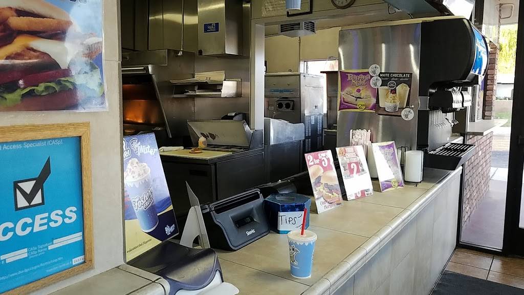 Fosters Freeze | restaurant | 902 Clovis Ave, Clovis, CA 93612, USA | 5592992820 OR +1 559-299-2820
