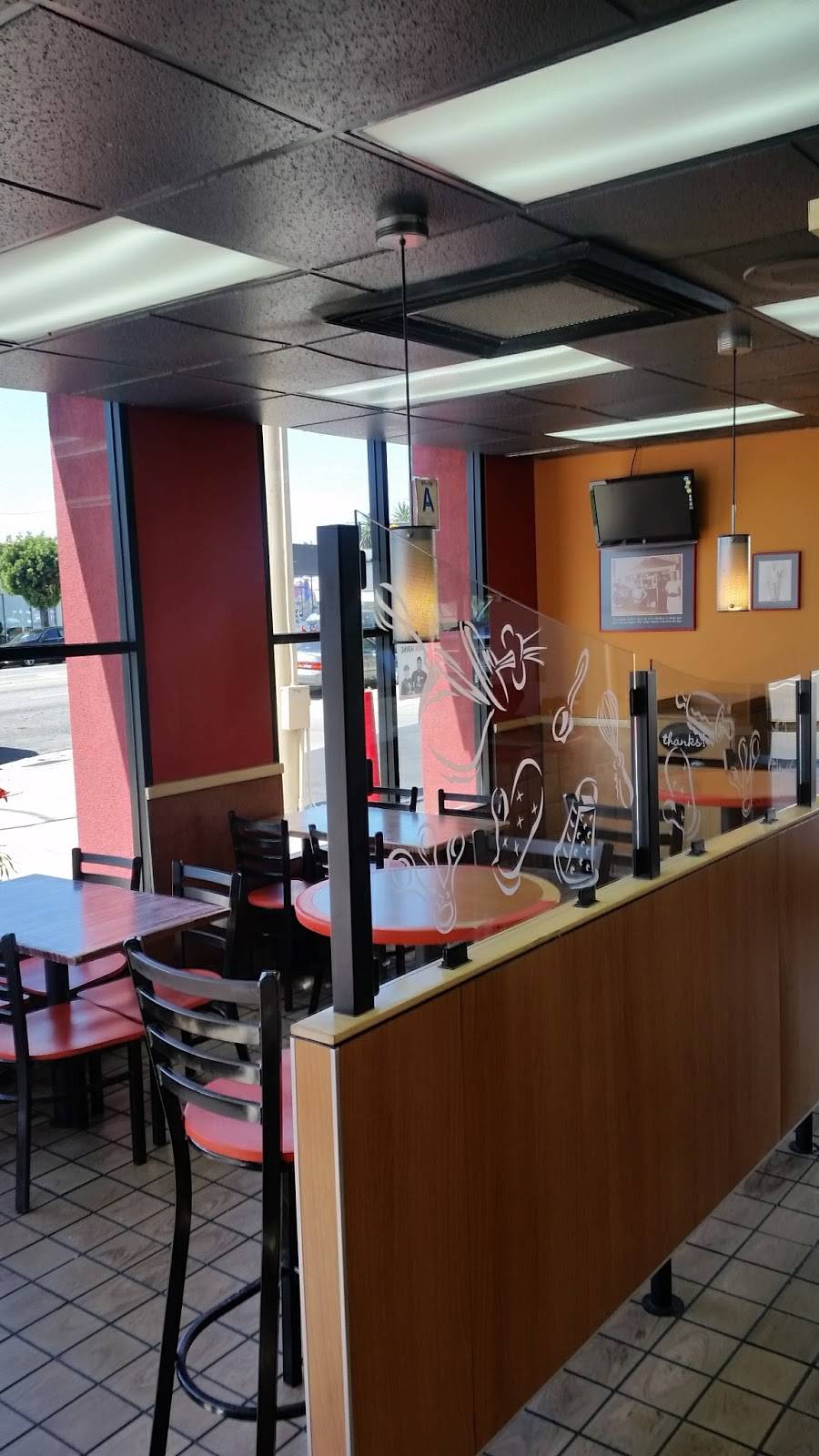 KFC | restaurant | 1550 S La Cienega Blvd, Los Angeles, CA 90035, USA | 3106575353 OR +1 310-657-5353