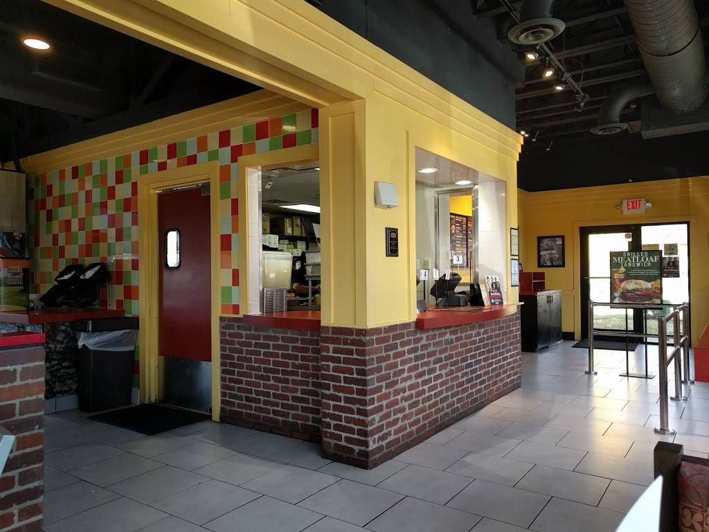 Back Yard Burgers | restaurant | 5004 Maryland Way, Brentwood, TN 37027, USA | 6153718145 OR +1 615-371-8145