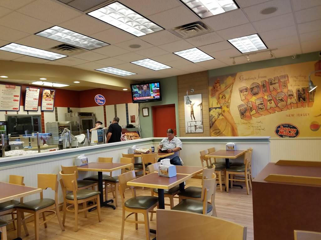 Jersey Mikes Subs | meal takeaway | 2011 Boulevard, Colonial Heights, VA 23834, USA | 8045206080 OR +1 804-520-6080