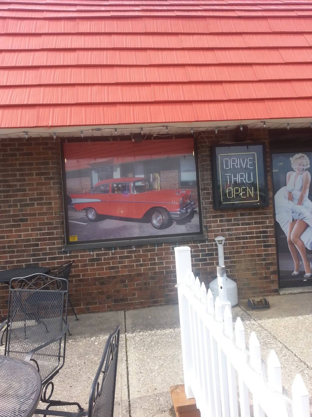 The Knuckle Sandwich | restaurant | 9500 IN-144, Martinsville, IN 46151, USA | 3174225767 OR +1 317-422-5767