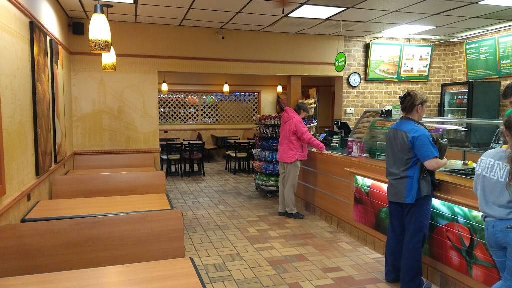 Subway | restaurant | 2654 Old Galax Pike, Hillsville, VA 24343, USA | 2767280110 OR +1 276-728-0110