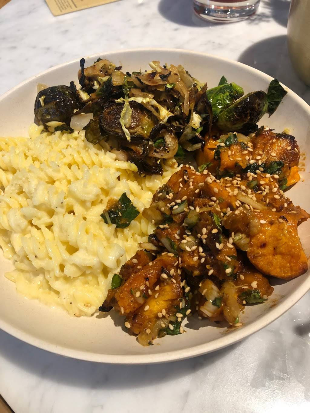 Flower Child | restaurant | 2101 Cedar Springs Rd r100, Dallas, TX 75201, USA | 4699046310 OR +1 469-904-6310