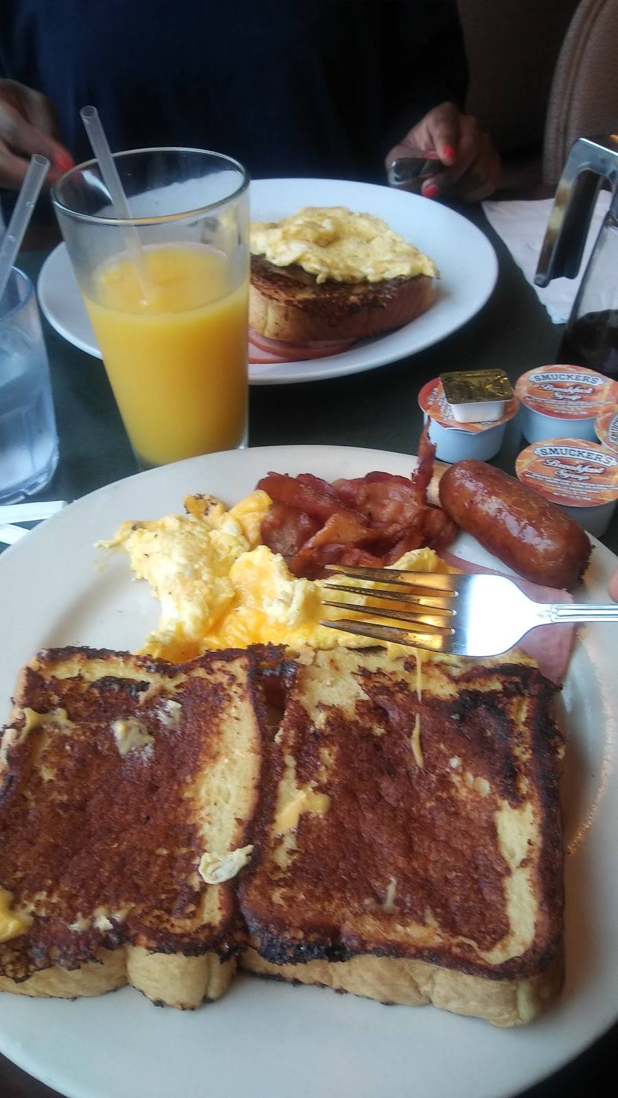 Oasis | meal takeaway | 2132 Flatbush Ave, Brooklyn, NY 11234, USA | 7182583461 OR +1 718-258-3461