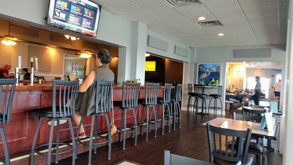 Blue Heron Restaurant | restaurant | 137 Plantation Dr, Titusville, FL 32780, USA | 3213859100 OR +1 321-385-9100