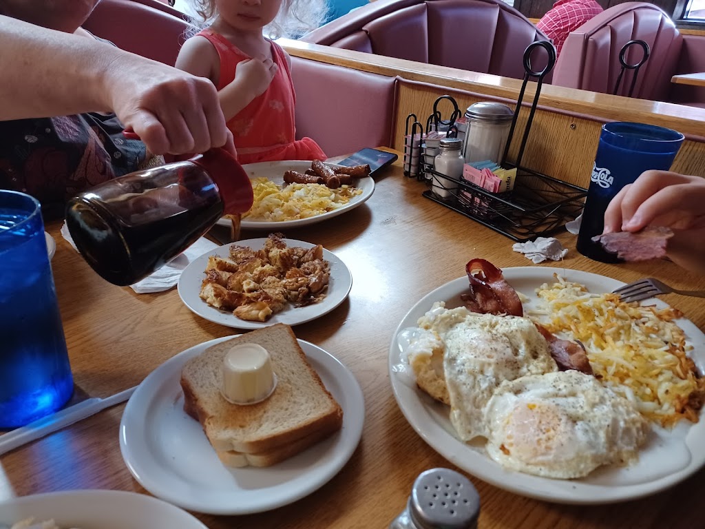 Miss Kittys Cafe | restaurant | 2110 E Wyatt Earp Blvd, Dodge City, KS 67801, USA | 6208014003 OR +1 620-801-4003