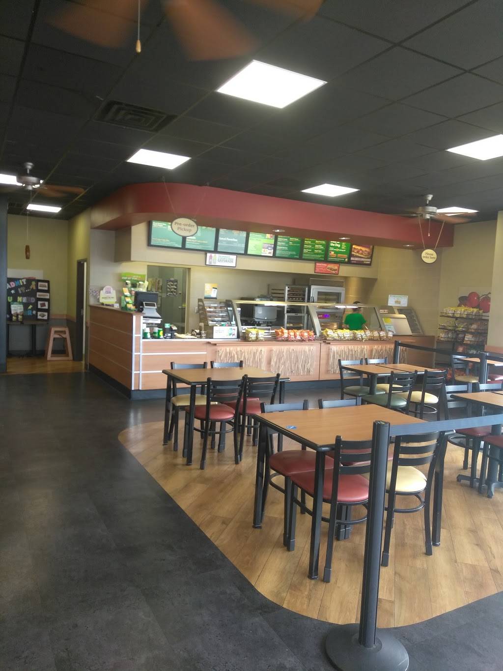 Subway Restaurants | restaurant | 2151 N. Collins St suite 300 Seville, Commons, Arlington, TX 76011, USA | 8175836571 OR +1 817-583-6571